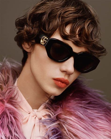 gucci editorial campaign|Contemporary silhouettes define the new Gucci Eyewear .